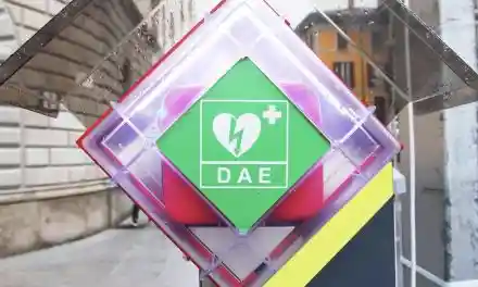 Un defibrillatore in piazza Duomo, Pescantina investe sulla sicurezza