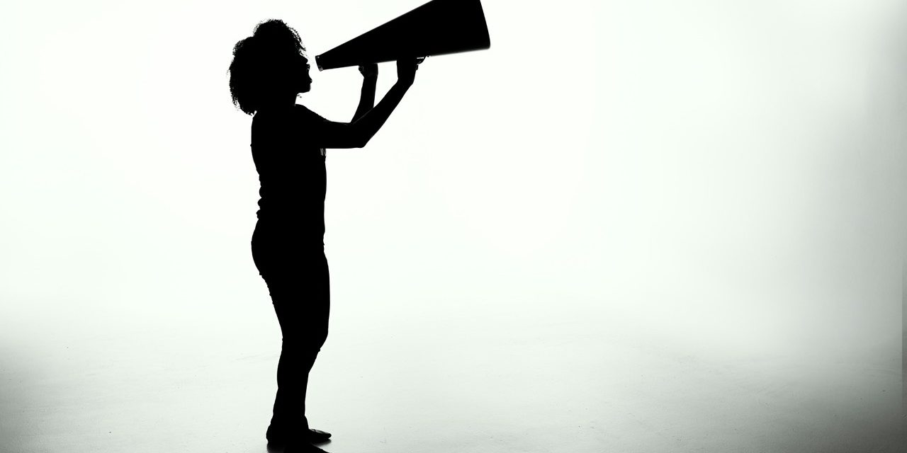 Tutti parlano, nessuno ascolta